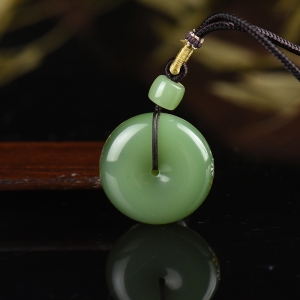 山料和田碧玉平安扣吊坠