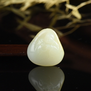 籽料和田白玉弥勒佛吊坠