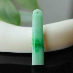 糯种飘翠翡翠翎管吊坠