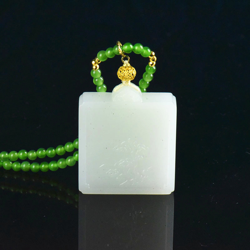 山料和田白玉兰草吊坠