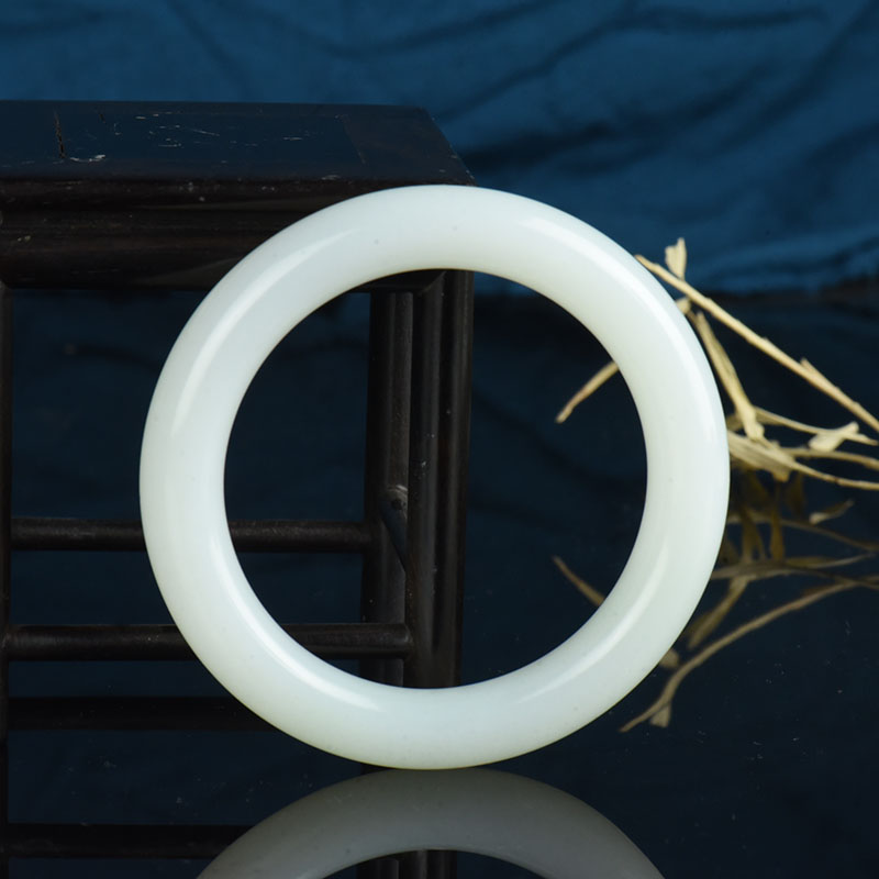 57mm籽料和田白玉圆镯