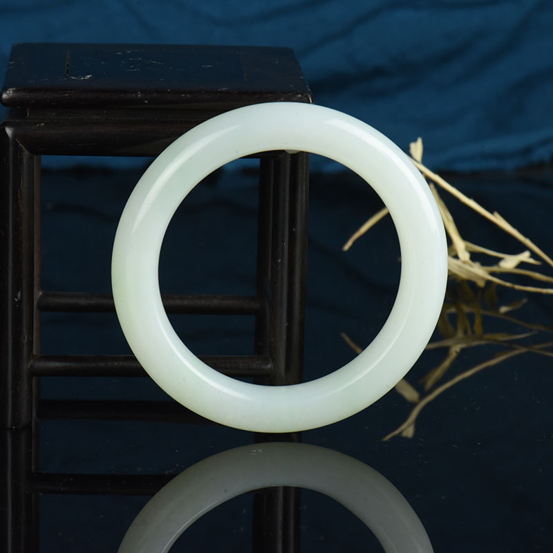 54.5mm籽料和田白玉手镯