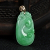 缅甸天然豆种翠绿翡翠吊坠-红掌柜