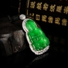 糯冰种翠绿翡翠观音吊坠-红掌柜