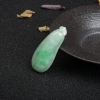 天然豆种飘翠翡翠吊坠-红掌柜
