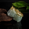 天然种俏色翡翠貔貅吊坠-红掌柜