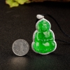 糯冰种翠绿翡翠吊坠-红掌柜