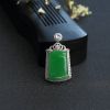18K金镶冰糯种阳绿翡翠吊坠-红掌柜