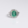 哥伦比亚天然18K白金镶钻鲜绿祖母绿刻面戒指 - 红掌柜